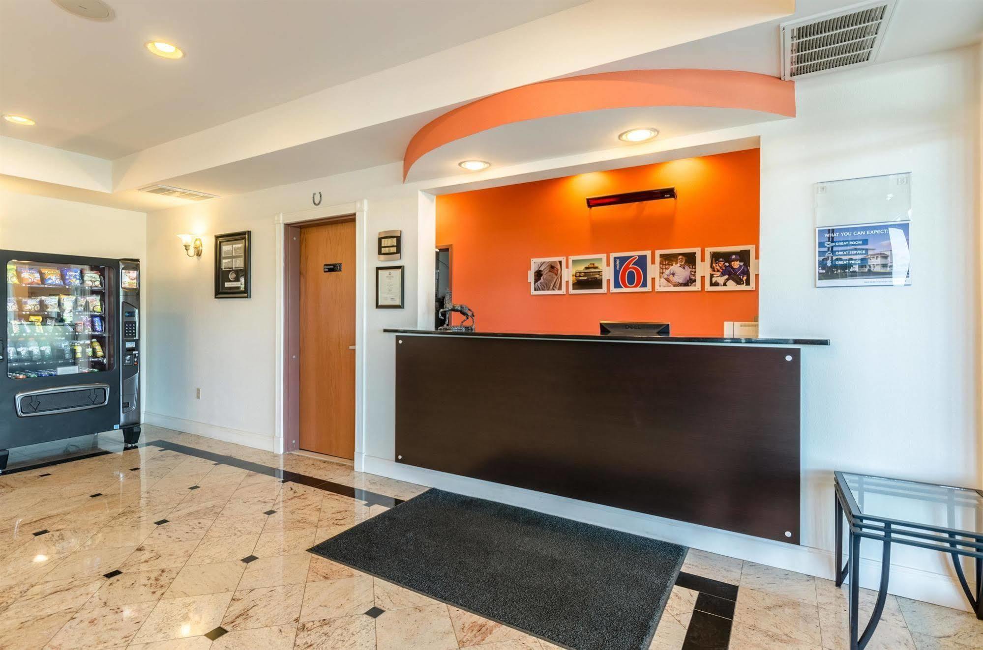 Motel 6-Lexington, Va Екстер'єр фото